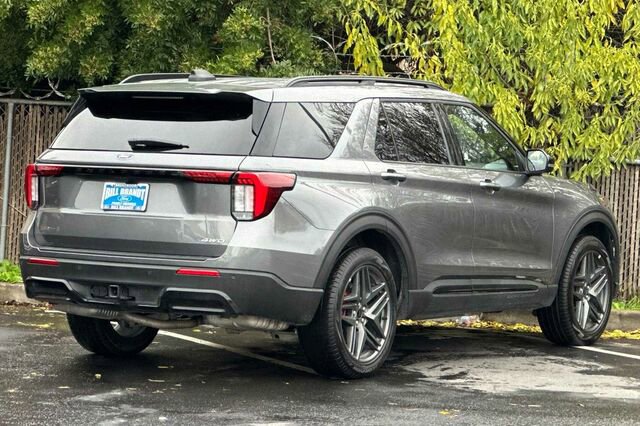 Certified 2025 Ford Explorer ST-Line w/ ST-Line Street Pack image 3