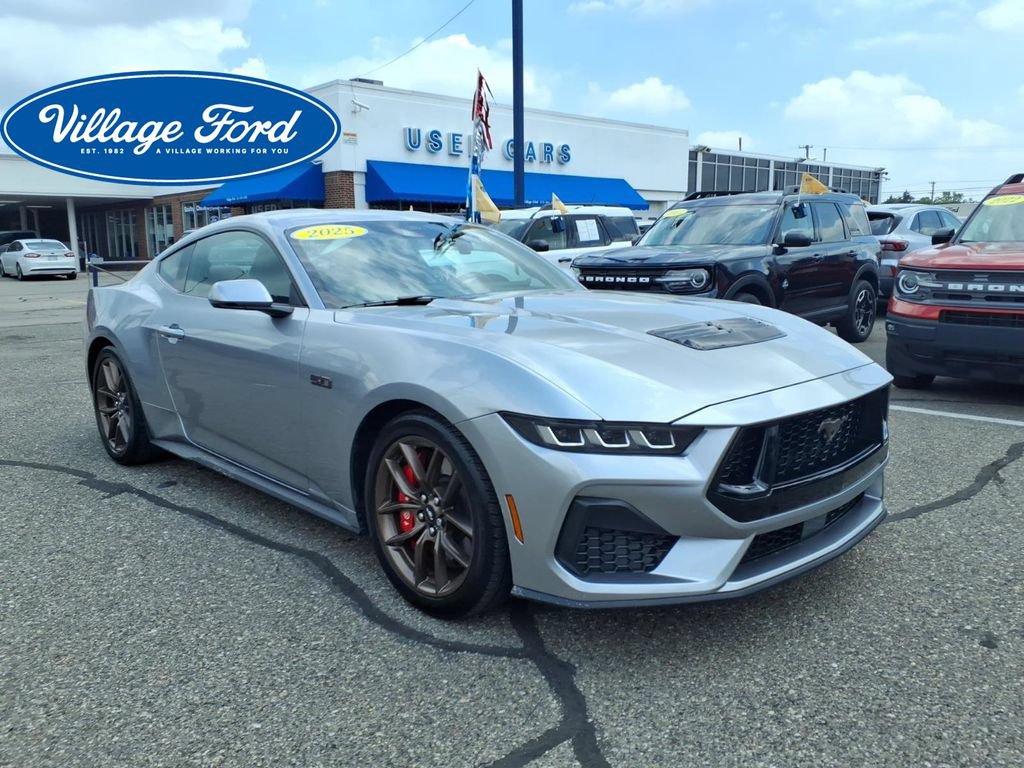 Certified 2025 Ford Mustang GT Premium RWD image 4