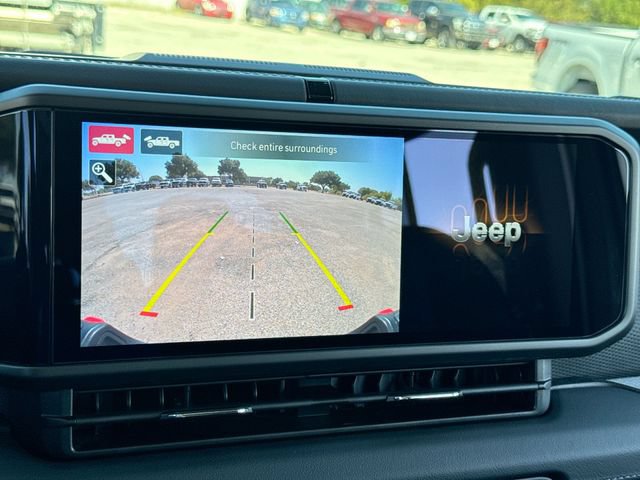 Used 2024 Jeep Gladiator Rubicon AWD/4WD image 17