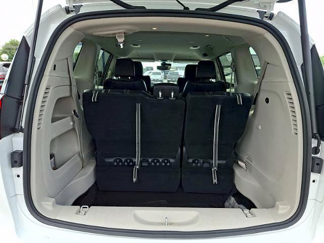 Used 2023 Chrysler Pacifica Touring-L FWD image 27