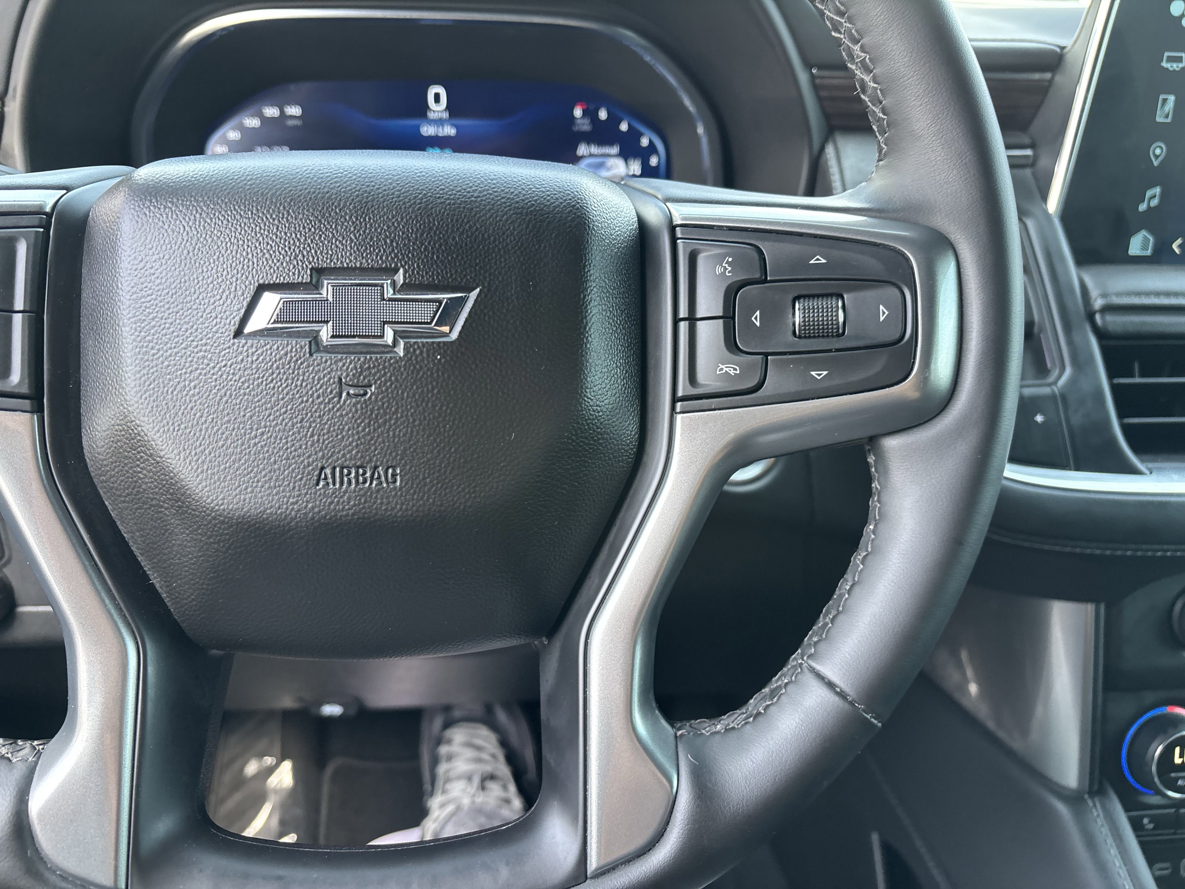 Used 2024 Chevrolet Tahoe Z71 w/ Luxury Package image 31