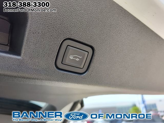 Used 2025 Buick Enclave Preferred w/ Power Package FWD image 12