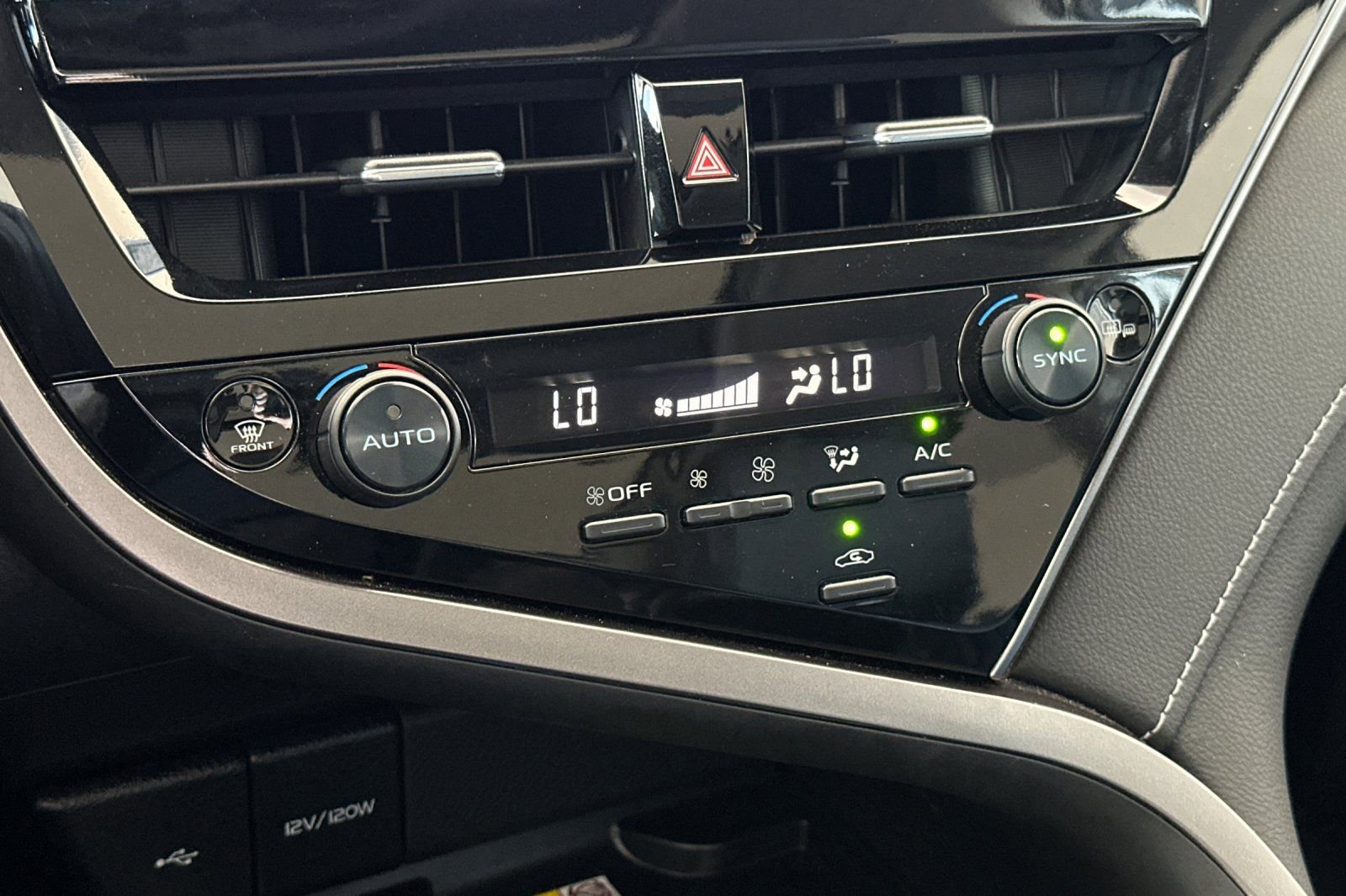 Used 2023 Toyota Camry XSE FWD image 18