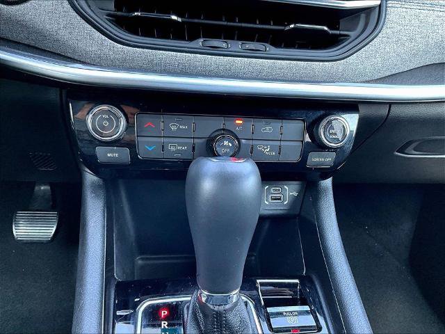 Used 2024 Jeep Compass Latitude AWD/4WD image 15