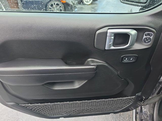 Used 2021 Jeep Wrangler Unlimited Rubicon image 16