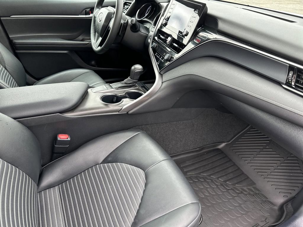 Used 2023 Toyota Camry SE w/ Convenience Package image 14