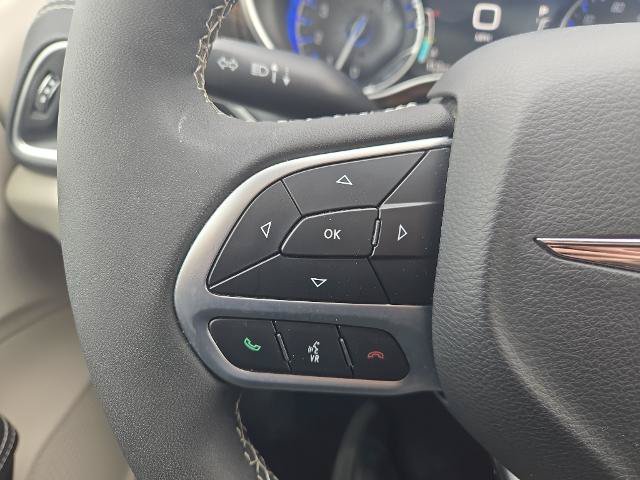 Used 2023 Chrysler Pacifica Limited AWD/4WD image 21
