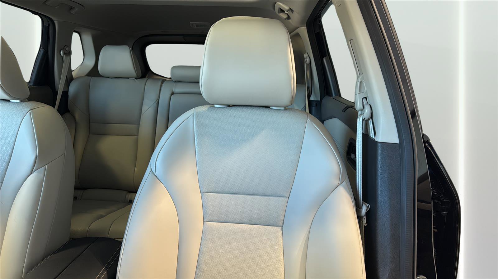 Used 2024 Nissan Rogue SV w/ SV Premium Package FWD image 28