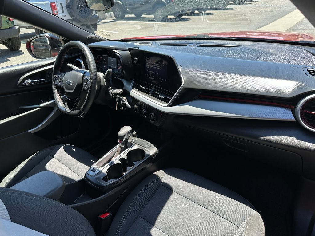 Used 2024 Chevrolet Trax RS w/ Driver Confidence Package FWD image 15
