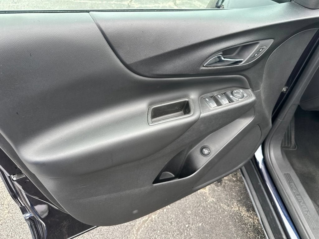 Used 2020 Chevrolet Equinox LT AWD/4WD image 12