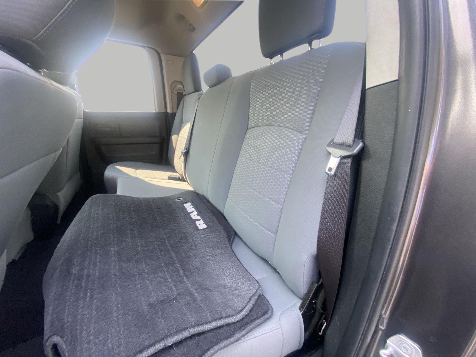 Used 2017 RAM 1500 Express AWD/4WD image 12