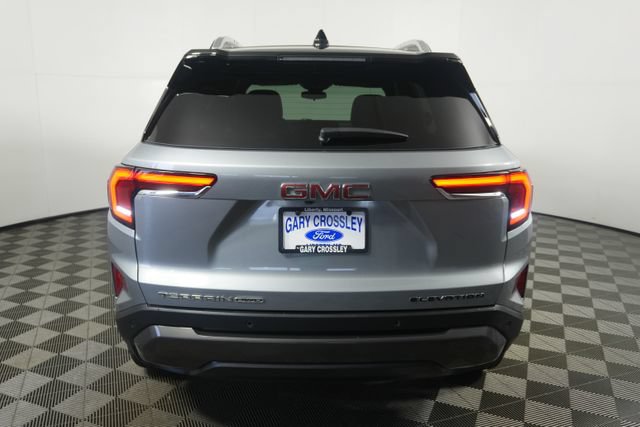 Used 2025 GMC Terrain Elevation w/ Elevation Premium Package AWD/4WD image 4