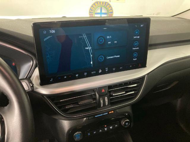 Certified 2023 Ford Escape Platinum image 2