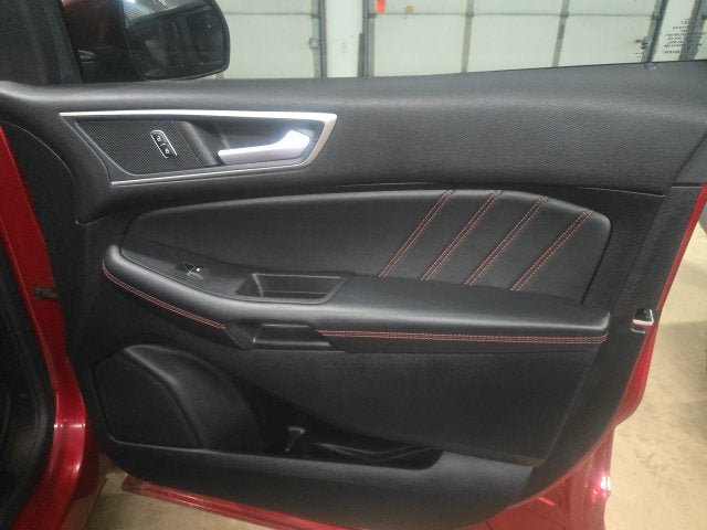 Certified 2024 Ford Edge ST-Line AWD/4WD image 5