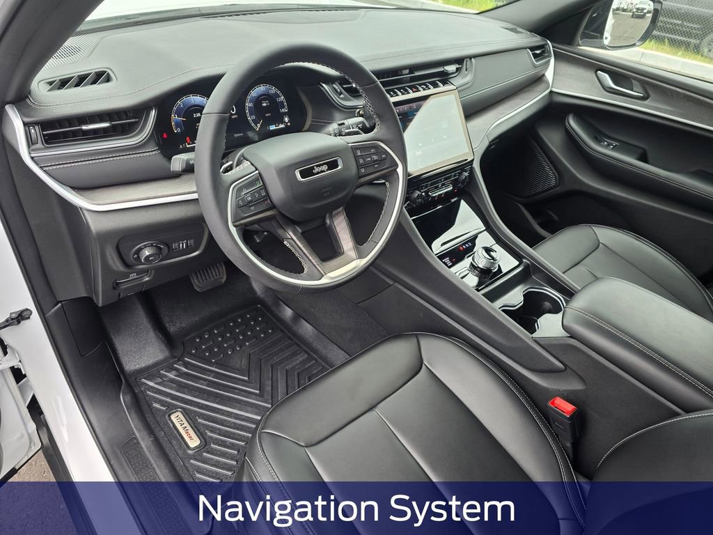 Used 2025 Jeep Grand Cherokee L Limited w/ Trailer Tow Package AWD/4WD image 6