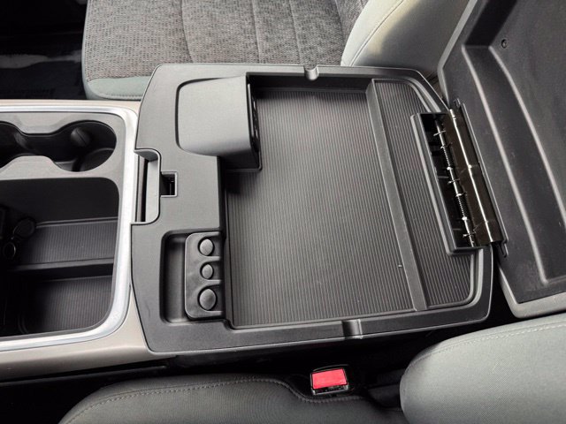 Used 2018 RAM 1500 SLT AWD/4WD image 21
