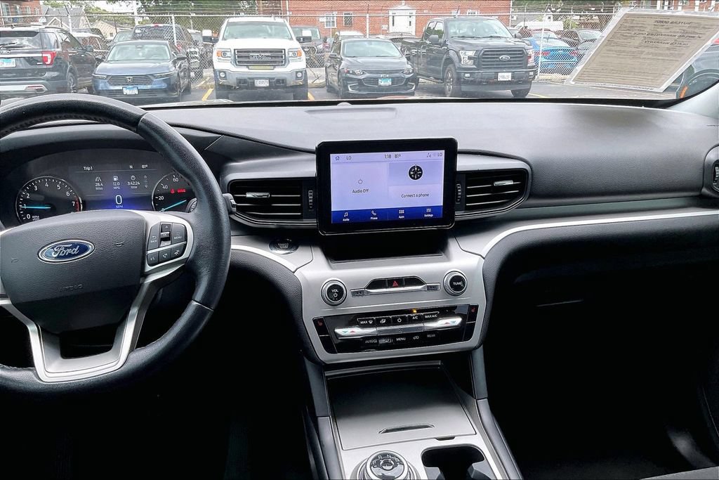 Certified 2022 Ford Explorer XLT AWD/4WD image 5