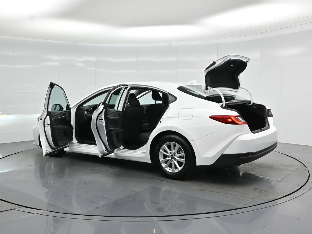 Used 2025 Toyota Camry LE FWD image 28