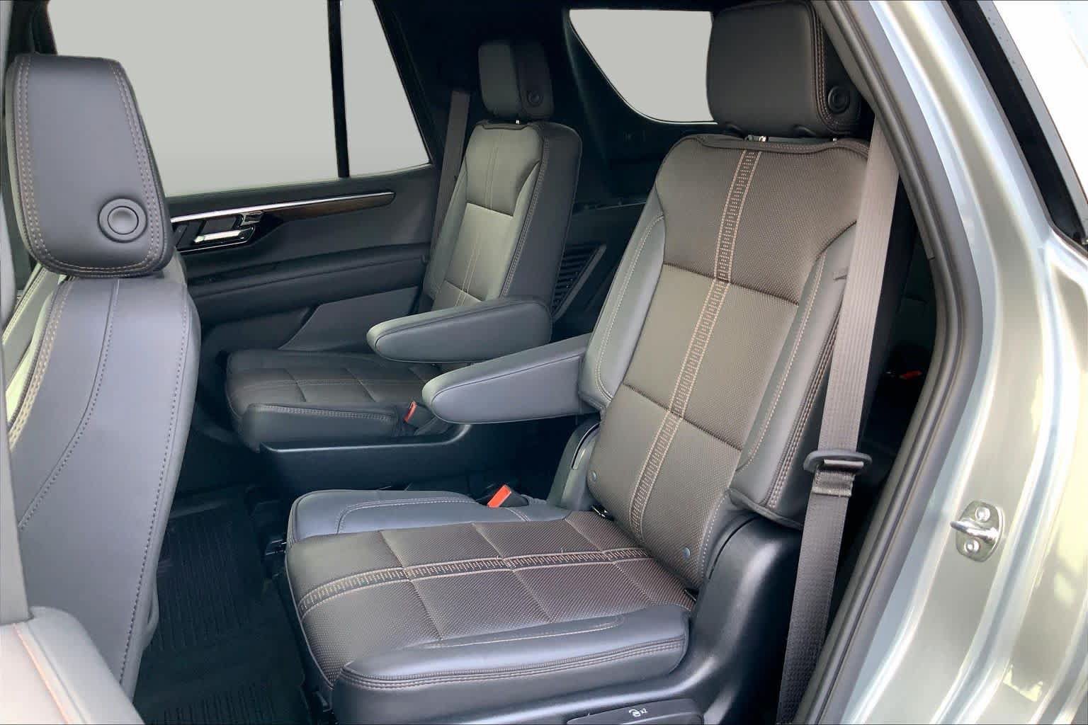 Used 2025 Chevrolet Tahoe High Country w/ Sun And Tow Package AWD/4WD image 20