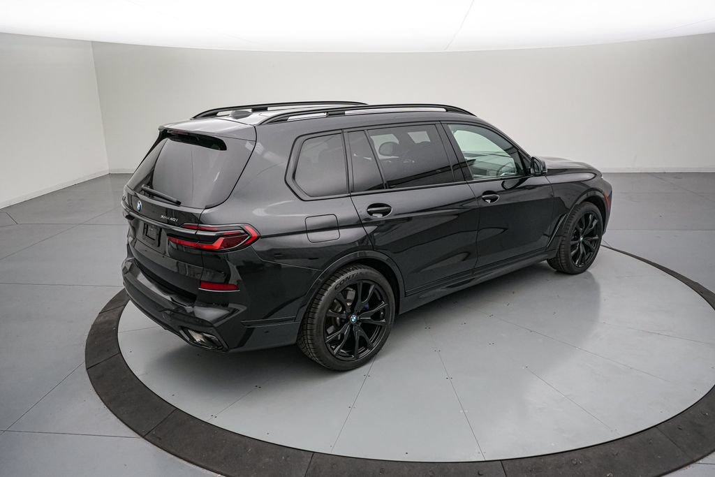 Used 2024 BMW X7 xDrive40i w/ M Sport Package AWD/4WD image 4