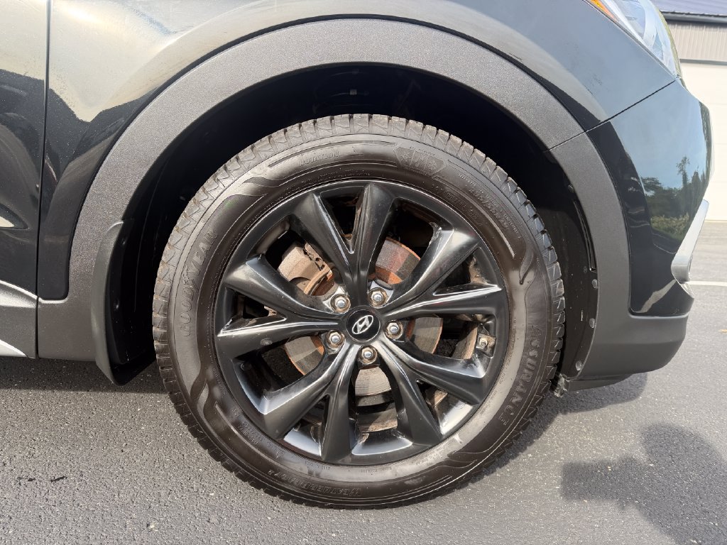 Used 2017 Hyundai Santa Fe Sport FWD image 11
