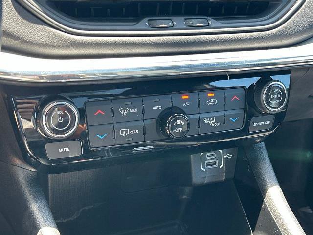 Used 2022 Jeep Compass High Altitude AWD/4WD image 36