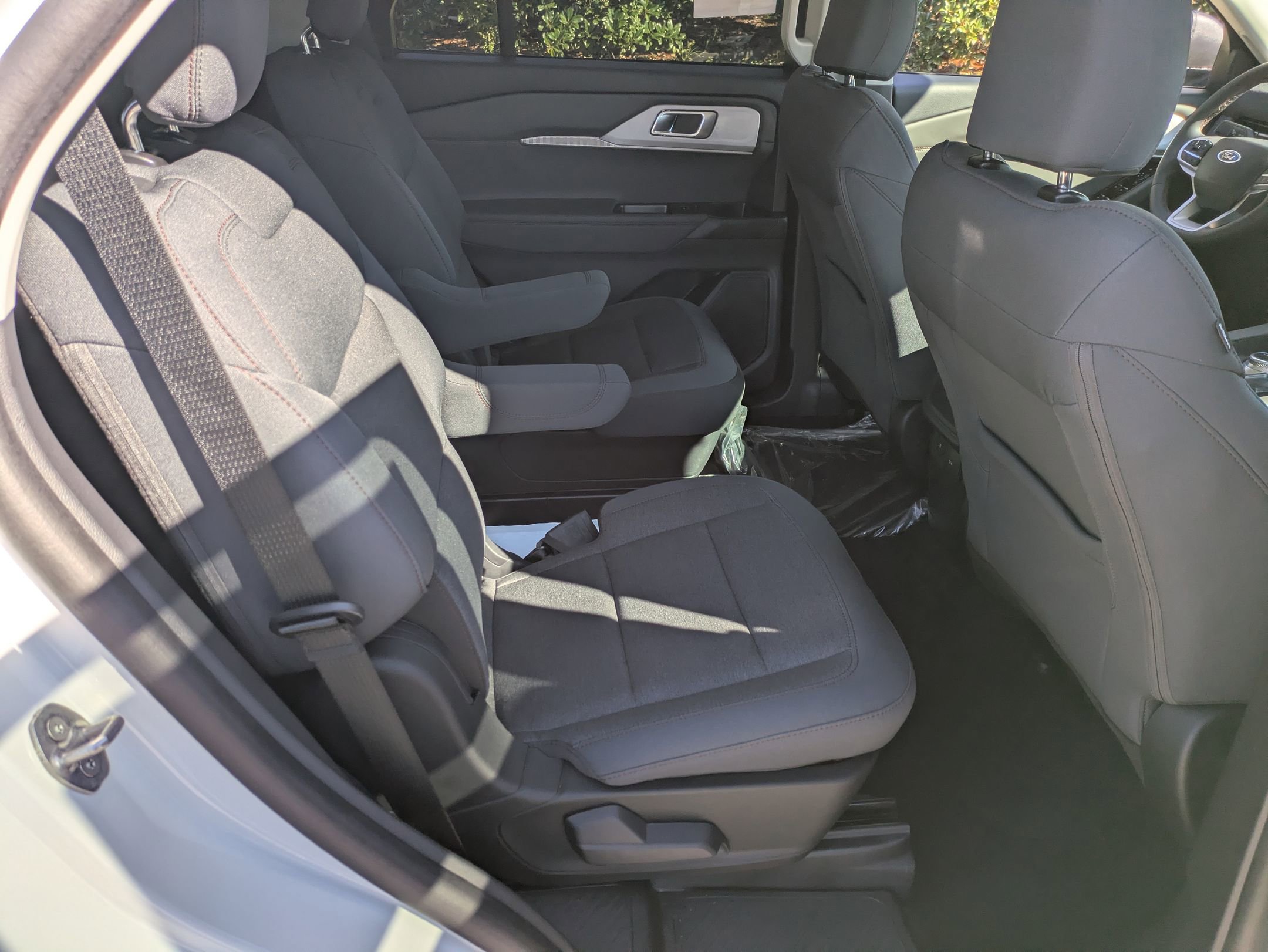 Certified 2025 Ford Explorer Active RWD image 36