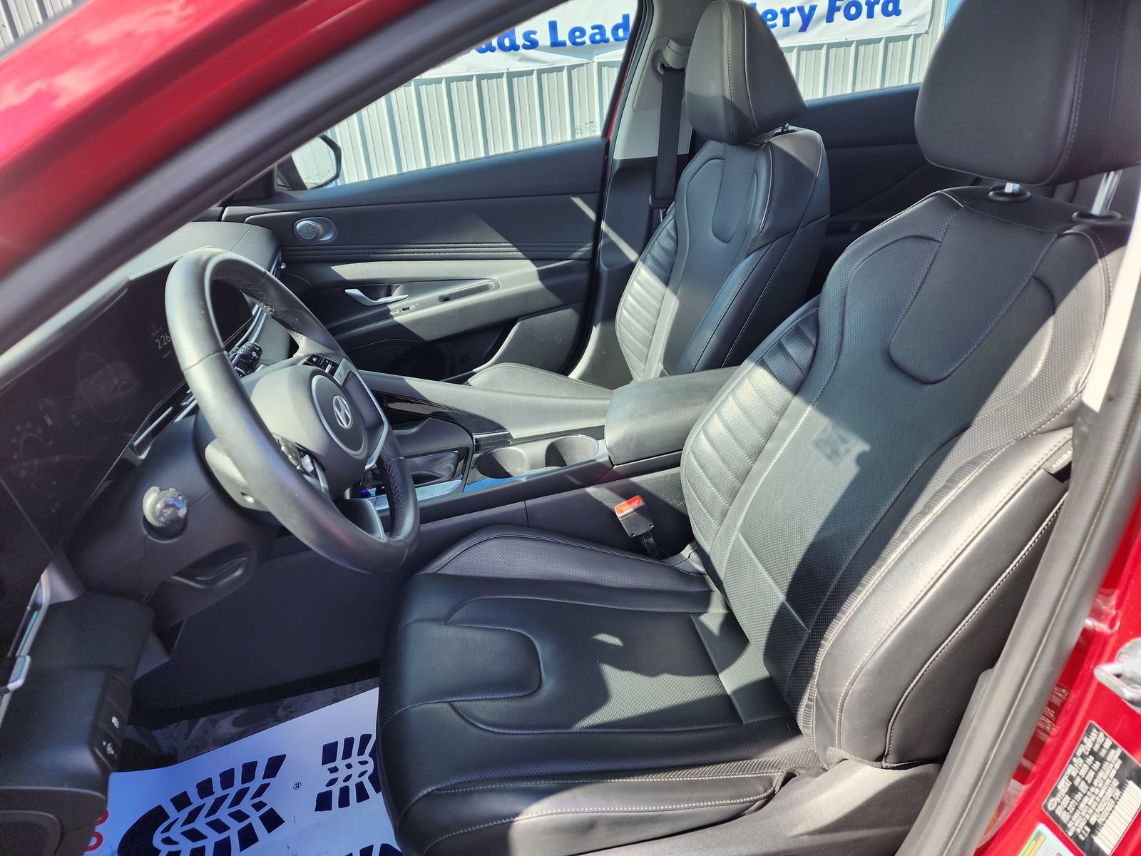 Used 2025 Hyundai Elantra Limited FWD image 11