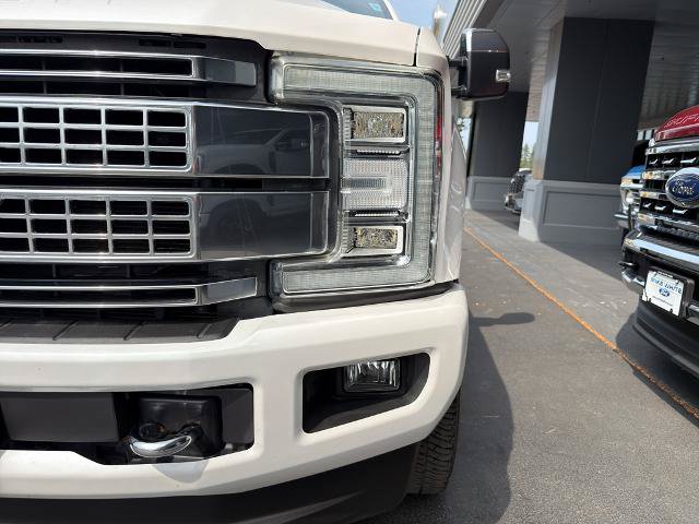Certified 2017 Ford F350 Platinum w/ Platinum Ultimate Package AWD/4WD image 4