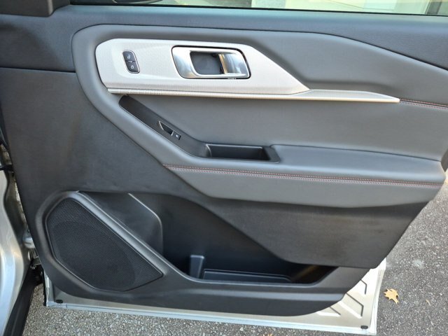Certified 2025 Ford Explorer Active w/ Active Comfort Package RWD image 35