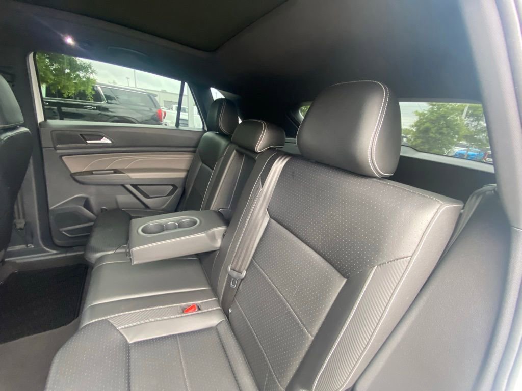 Used 2023 Volkswagen Atlas Cross Sport SEL R-Line AWD/4WD image 24