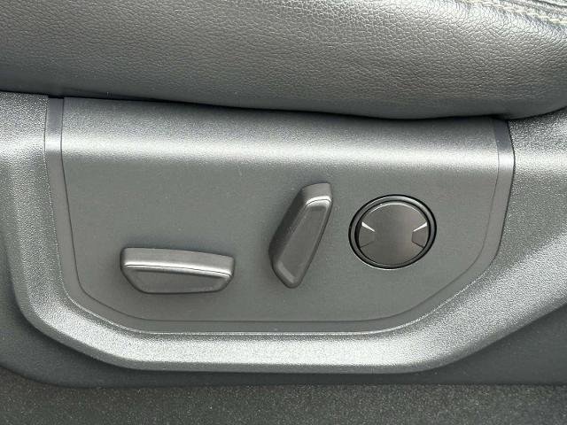 Certified 2022 Ford F250 Lariat w/ Camper Package image 17