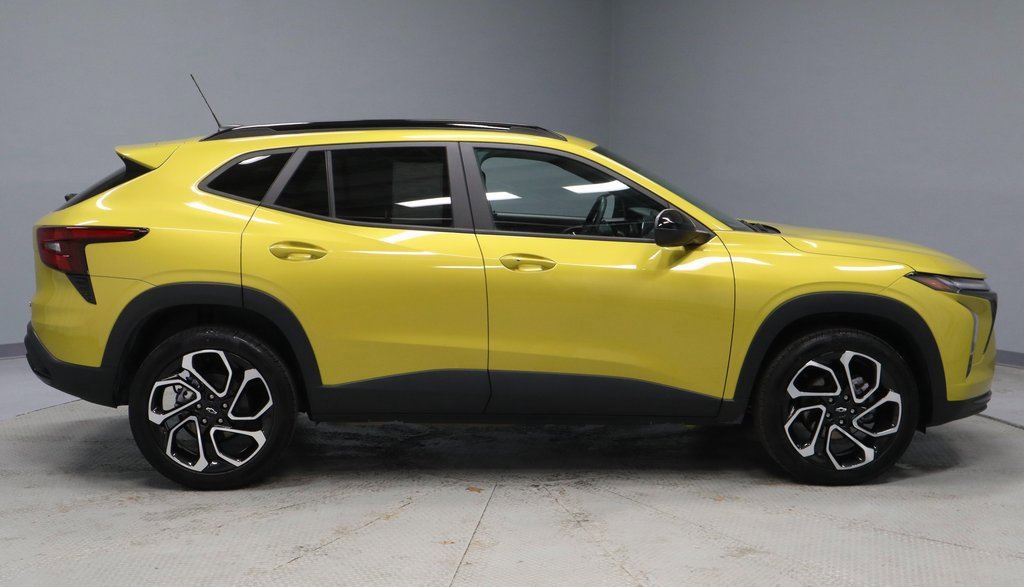 Used 2024 Chevrolet Trax RS w/ Driver Confidence Package image 6