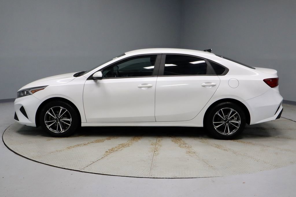 Used 2023 Kia Forte LXS image 2