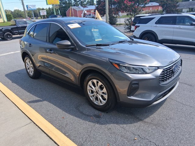 Certified 2023 Ford Escape Active w/ Tech Pack #1 FWD image 4