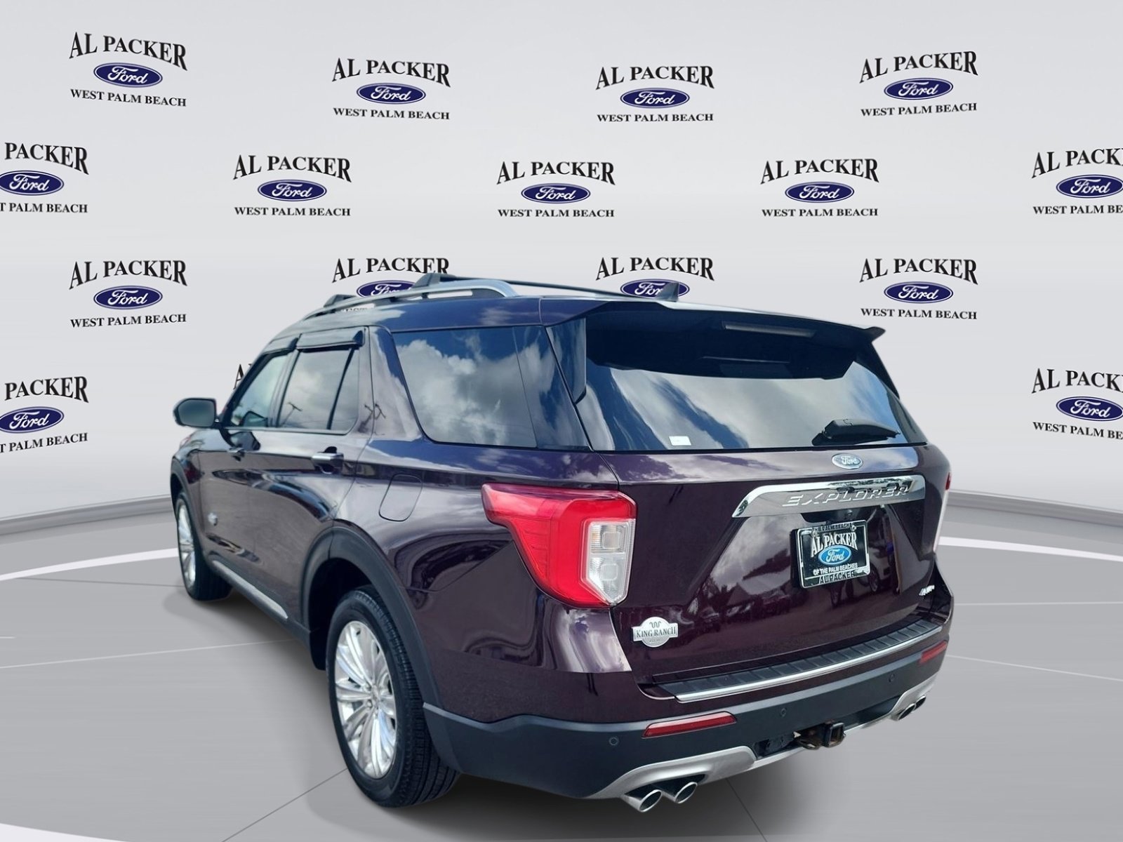 Certified 2023 Ford Explorer King Ranch w/ Class IV Trailer Tow Package AWD/4WD image 3