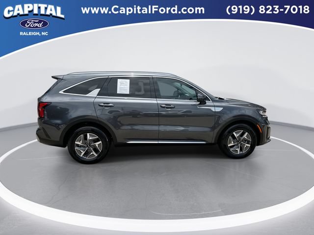 Used 2022 Kia Sorento EX w/ Panoramic Sunroof Package FWD image 9