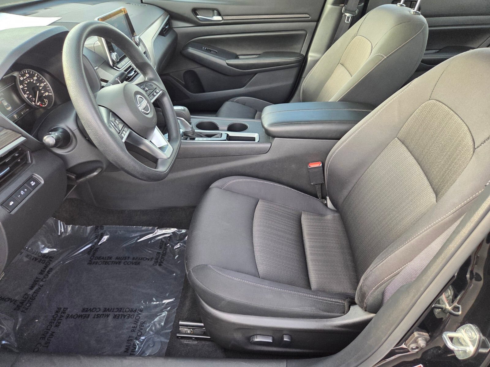 Used 2025 Nissan Altima 2.5 SV FWD image 10