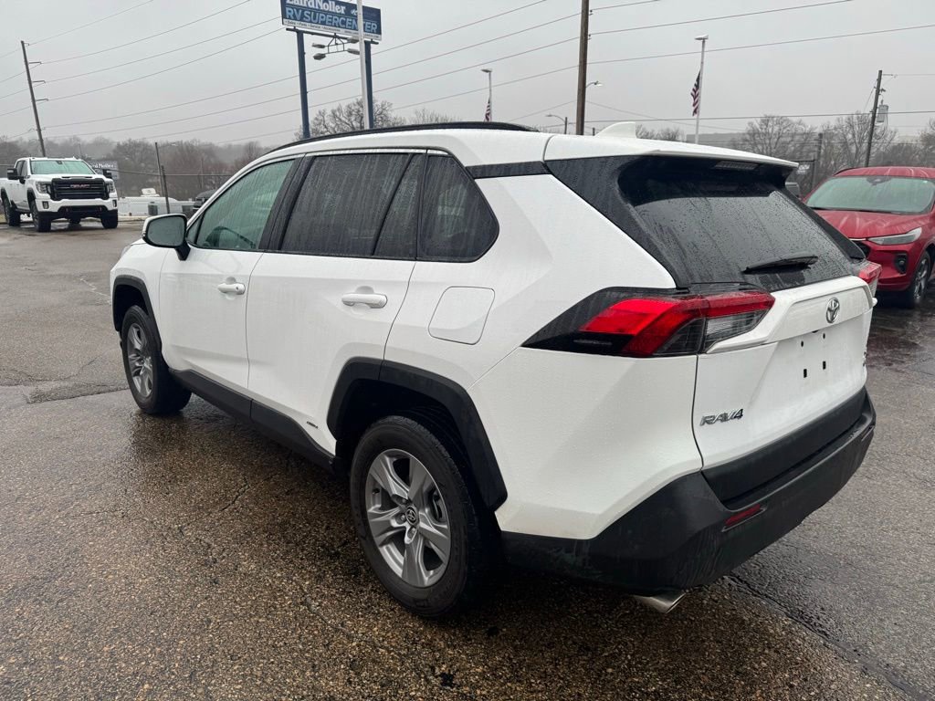 Used 2025 Toyota RAV4 XLE image 2