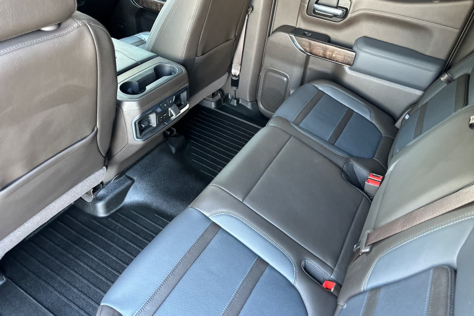 Used 2020 GMC Sierra 1500 Denali w/ Denali Premium Package AWD/4WD image 4