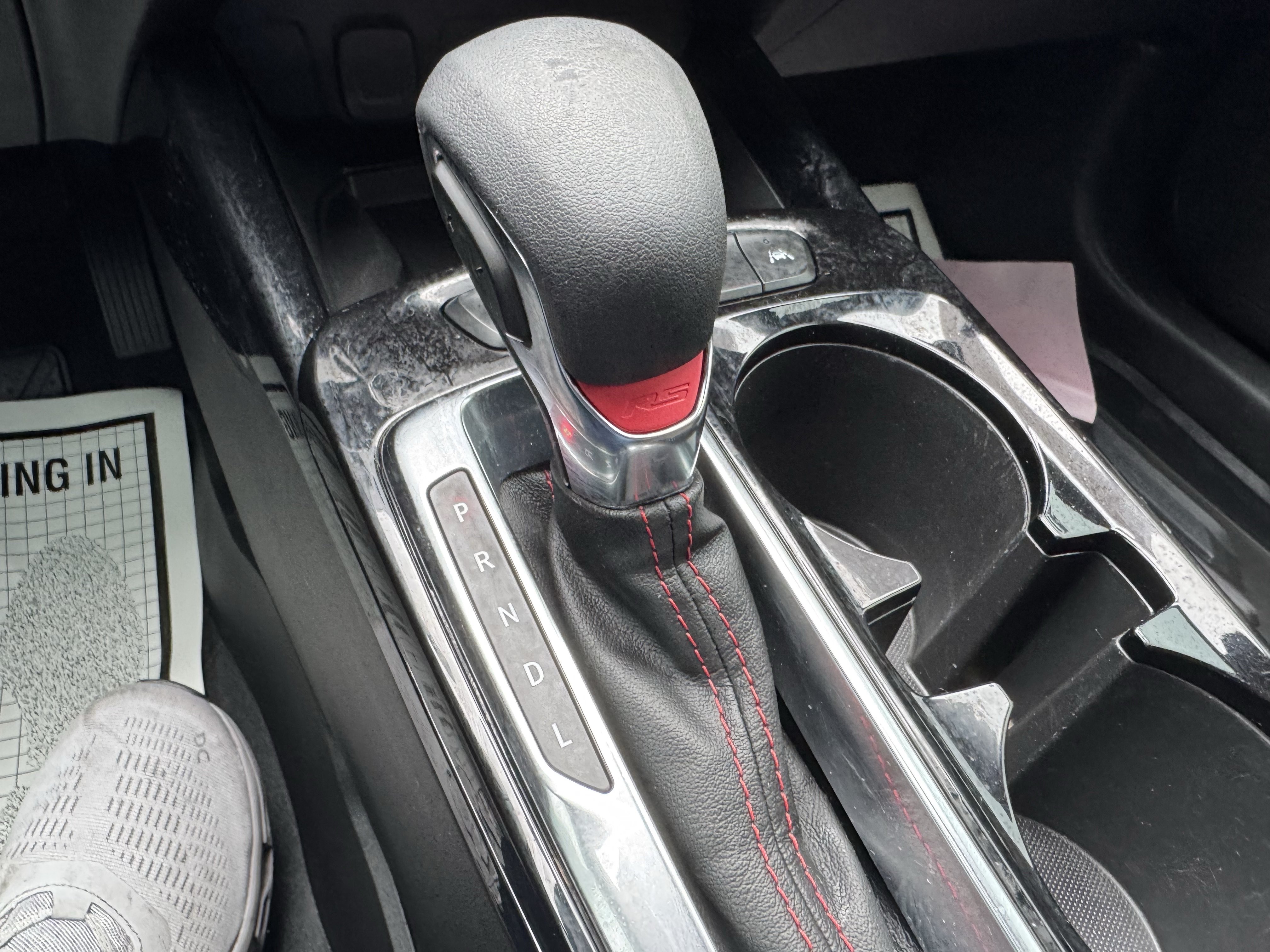 Used 2025 Chevrolet Trax RS w/ Sunroof Package FWD image 13