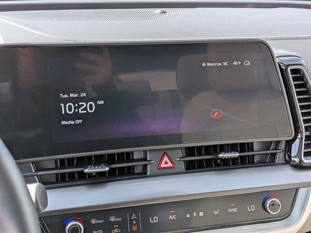 Used 2025 Kia Sportage EX w/ Premium Package FWD image 21