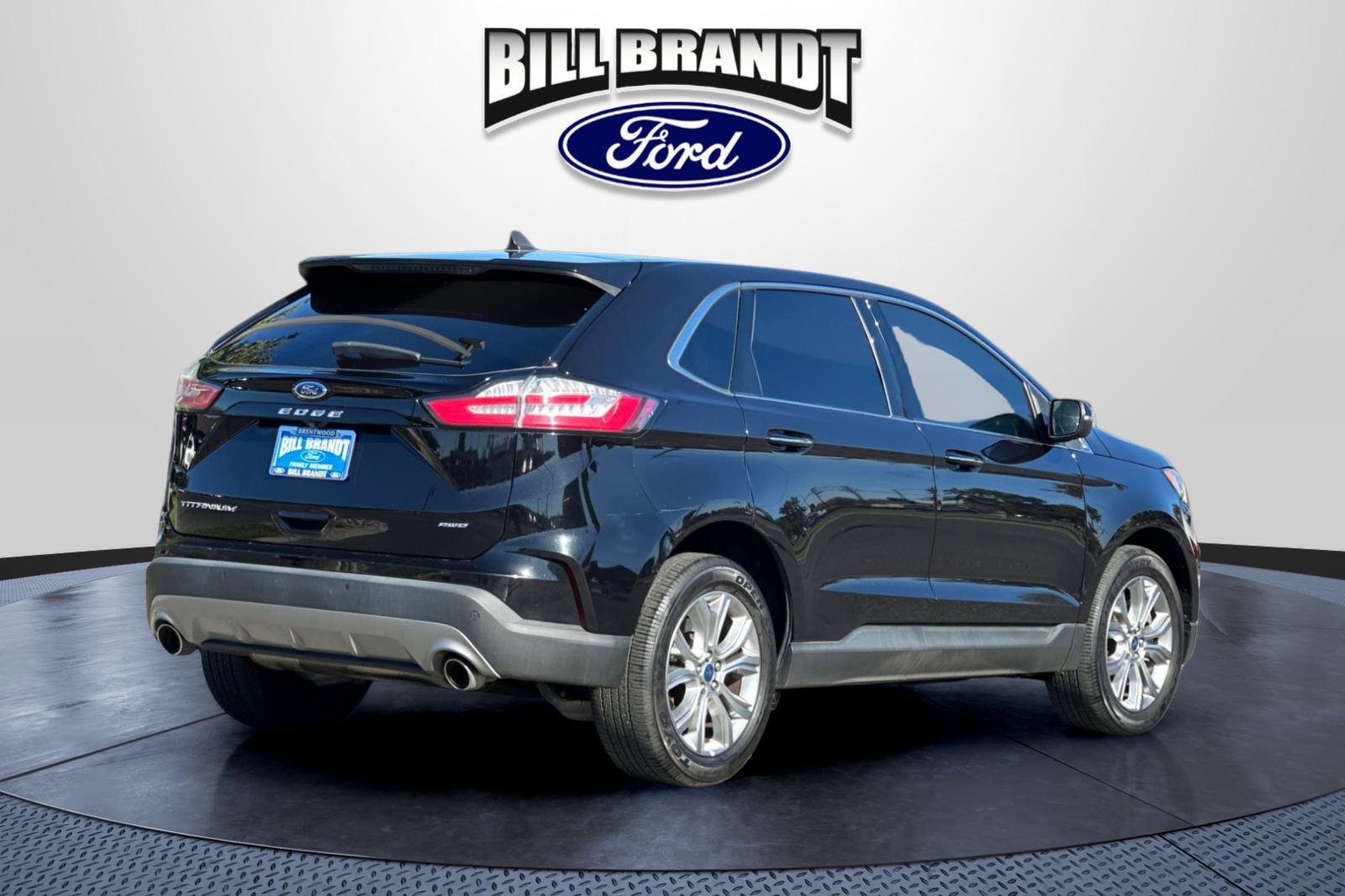 Certified 2022 Ford Edge Titanium AWD/4WD image 3