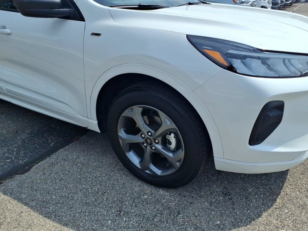 Certified 2024 Ford Escape ST-Line w/ Tech Pack #1 AWD/4WD image 5
