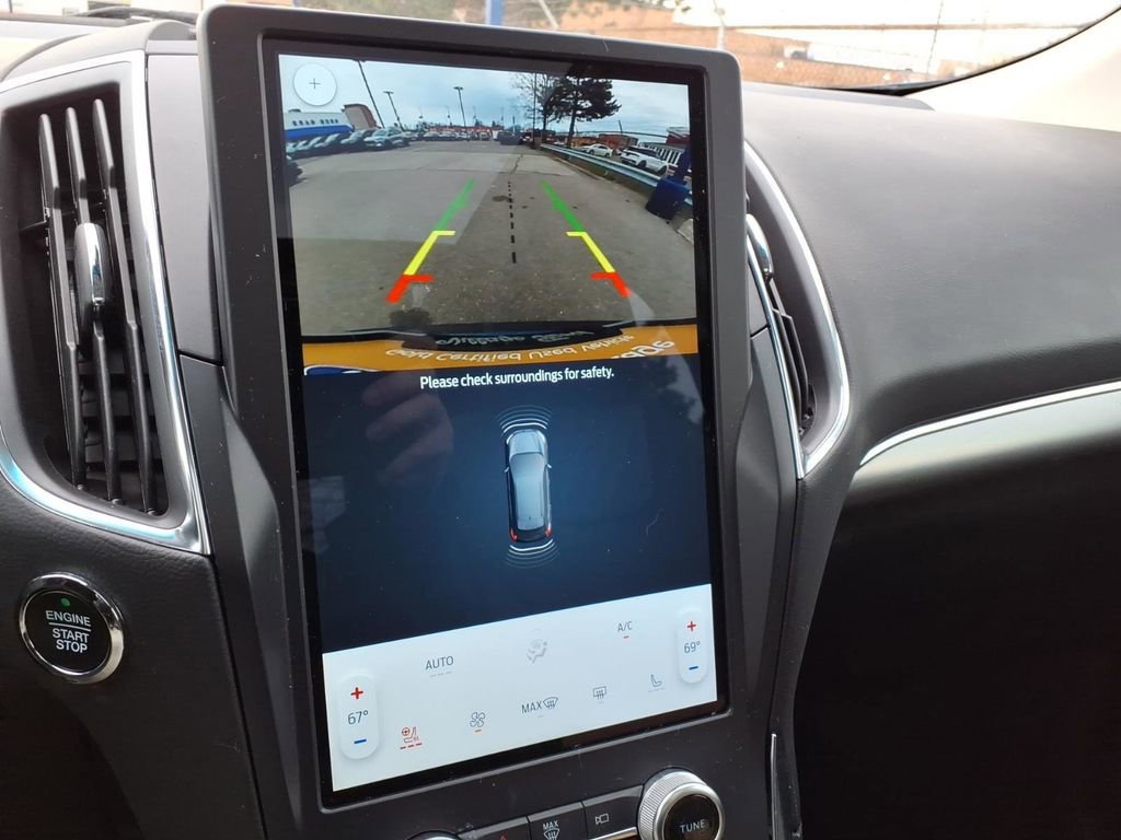 Certified 2024 Ford Edge Titanium w/ Class II Trailer Tow Package image 21