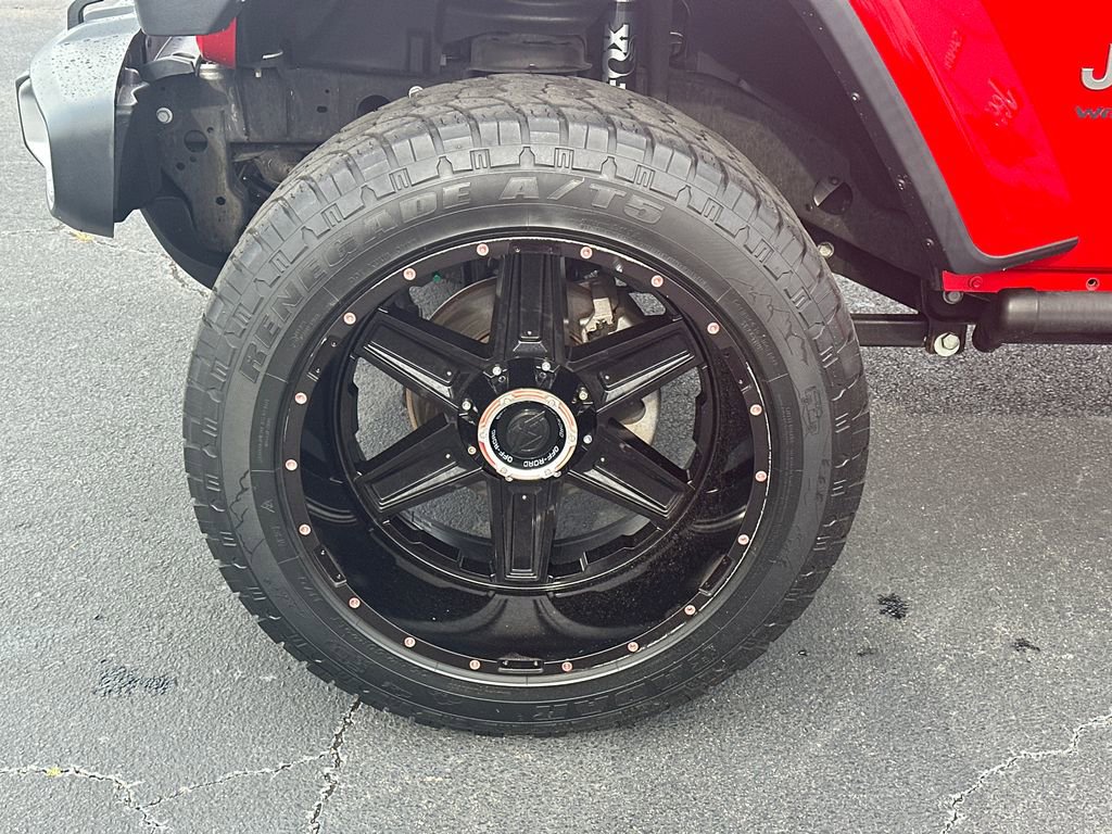 Used 2018 Jeep Wrangler Unlimited Sahara AWD/4WD image 11
