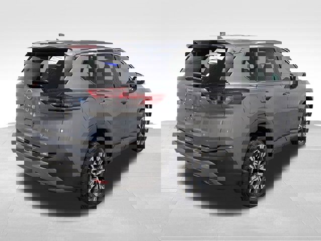 Used 2023 Nissan Rogue SV image 2