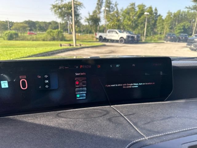 Certified 2025 Ford Expedition Max Platinum w/ Driver's Package AWD/4WD image 17
