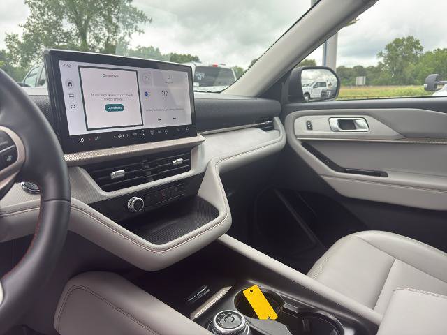 Certified 2025 Ford Explorer Active w/ Active Comfort Package AWD/4WD image 11