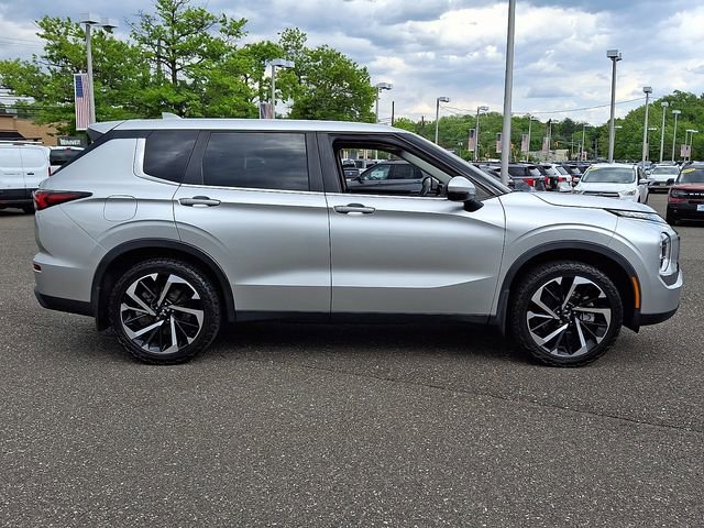 Used 2022 Mitsubishi Outlander ES FWD image 6